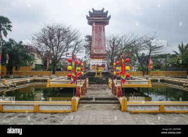 hoi-an-vietnam-8-feb-2024-peoples-monument-quang-nam-in-hoi-an-vietnam-2XEPXPB